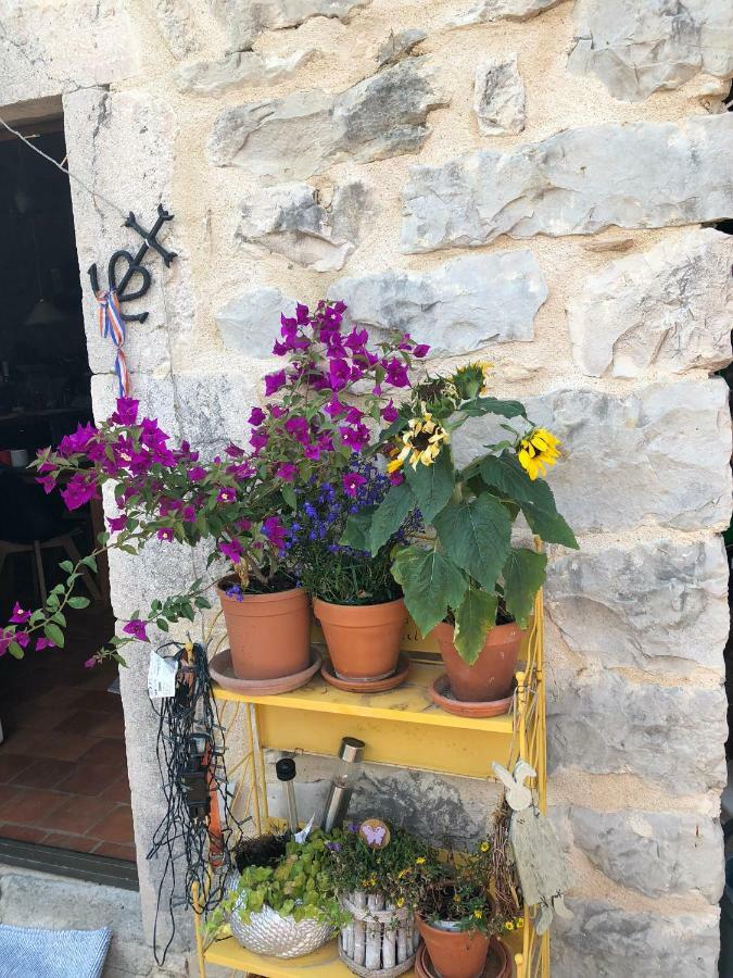 La Petite Maison En Pierres Gras Buitenkant foto